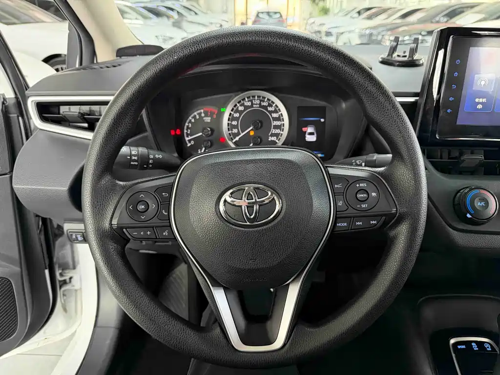 Toyota Corolla 2023 — фото 12
