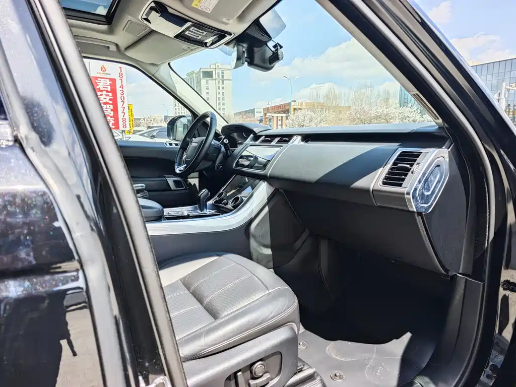Land Rover Sport 2020 — фото 12