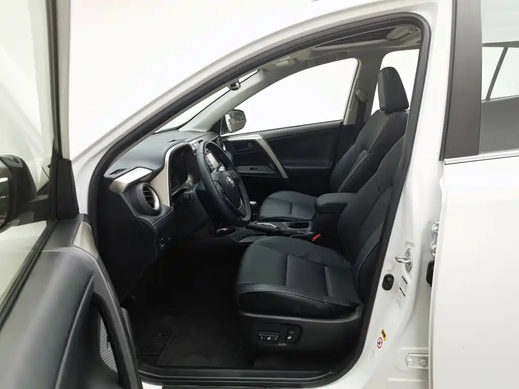 Toyota RAV4 2014 — фото 10