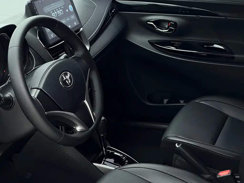 Toyota Yaris L 2021 — фото 18