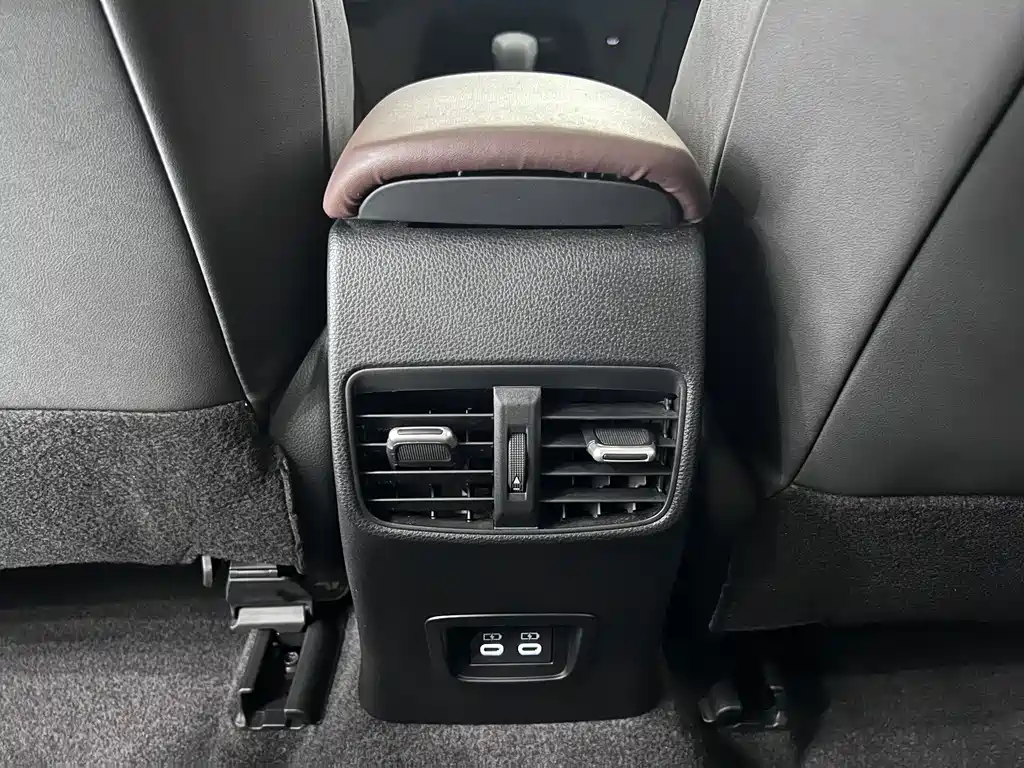 Toyota Corolla 2023 — фото 14