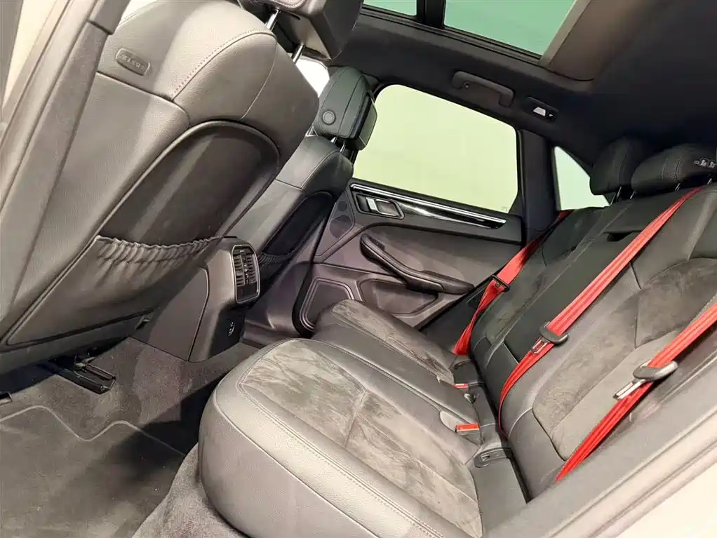 Porsche Macan 2021 — фото 12