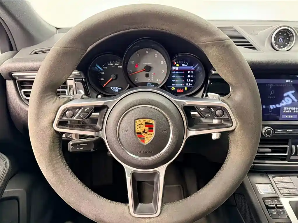 Porsche Macan 2021 — фото 13