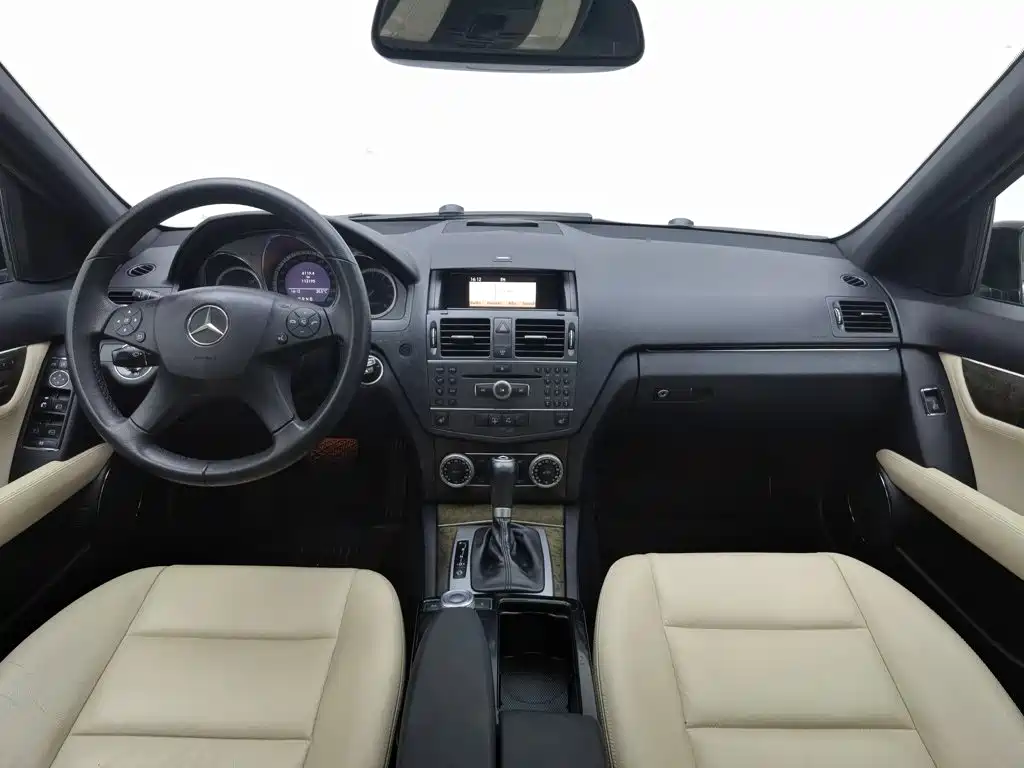 Mercedes-Benz C-Class 2010