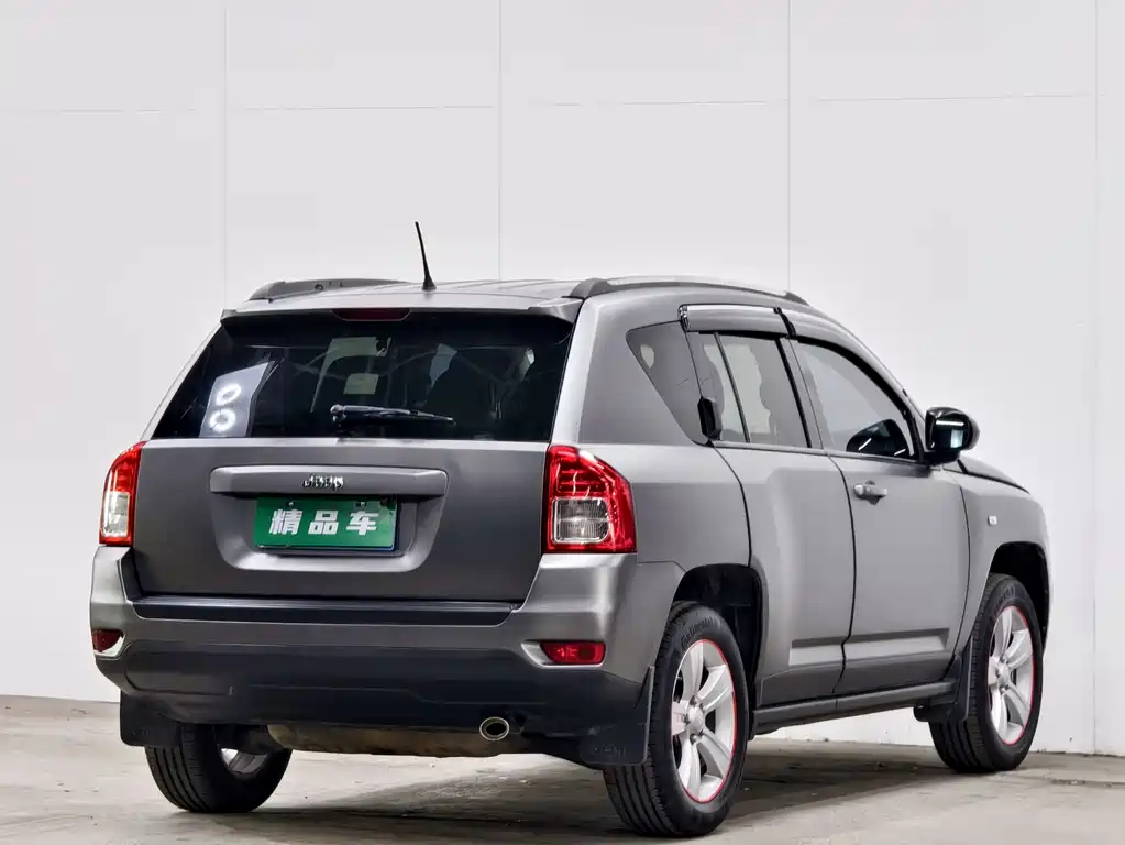 Jeep Compass 2012 — фото 4