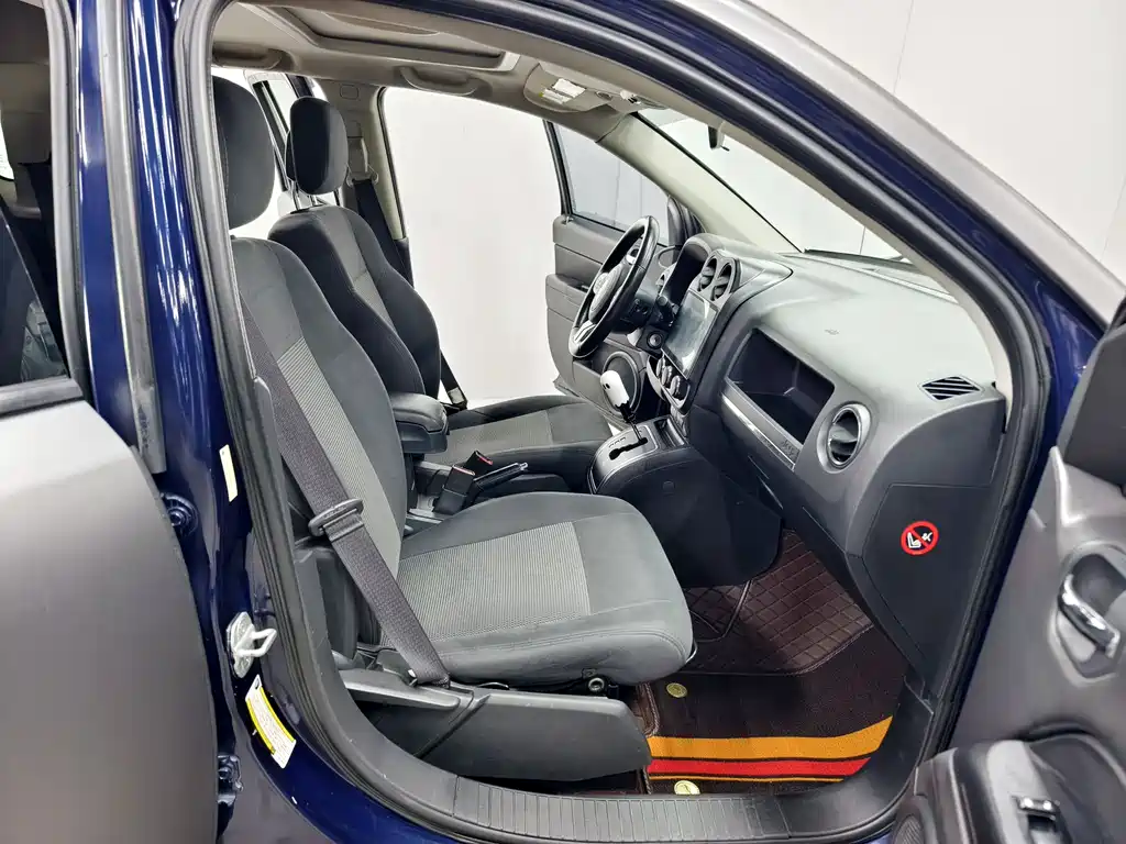 Jeep Compass 2012 — фото 14