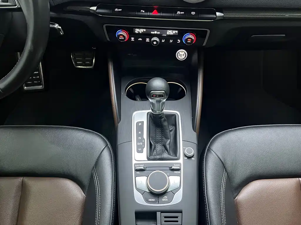 Audi A3 2018 — фото 10