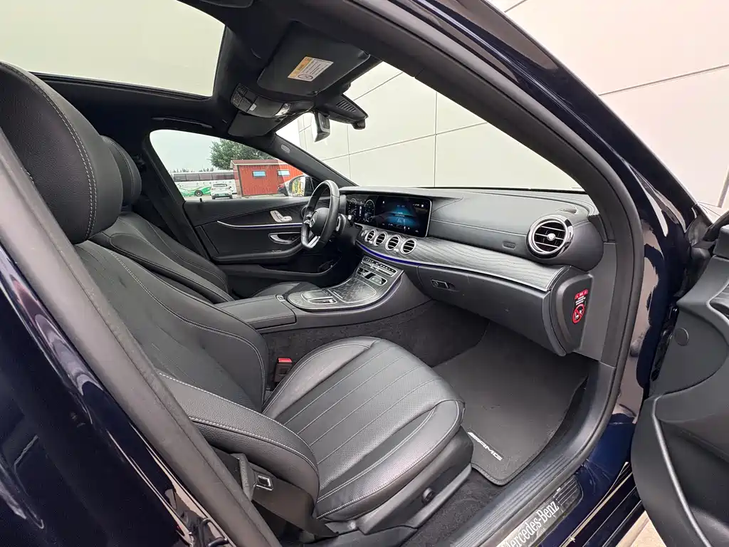 Mercedes-Benz E-Class 2022 — фото 13