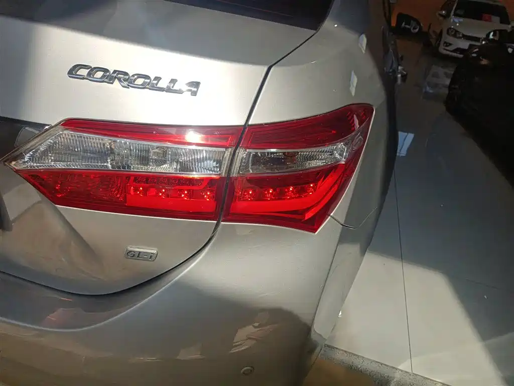 Toyota Corolla 2015 — фото 24