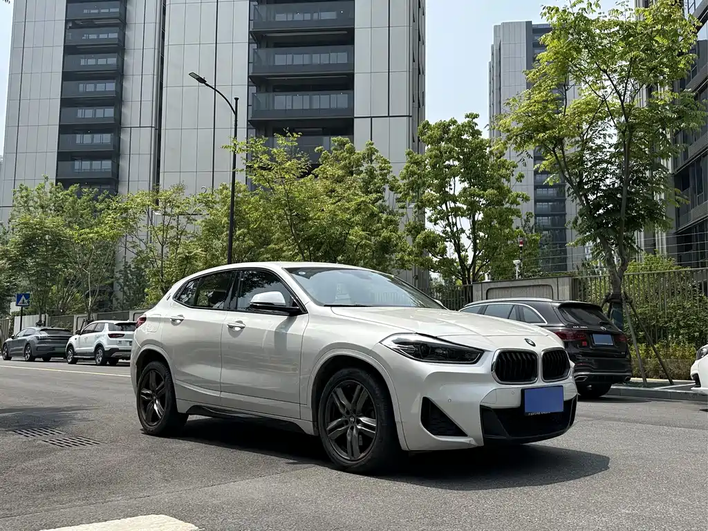 BMW X2 2022 — фото 3