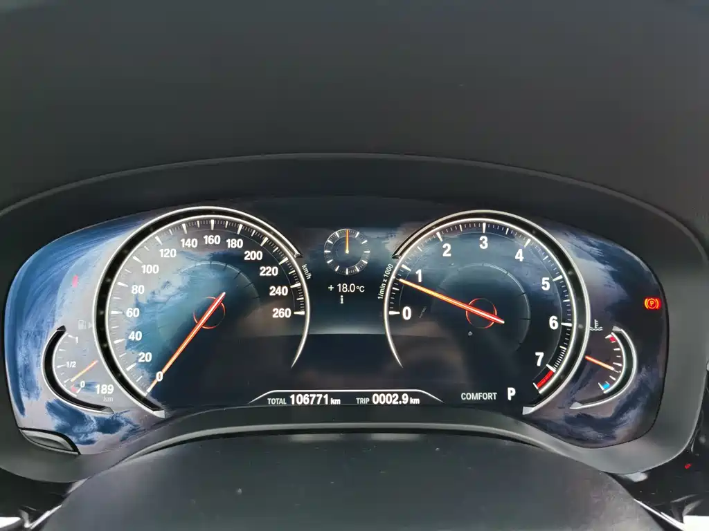 BMW 5 Series 2018 — фото 13