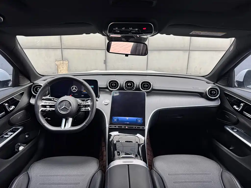 Mercedes-Benz C-Class 2023 — фото 4