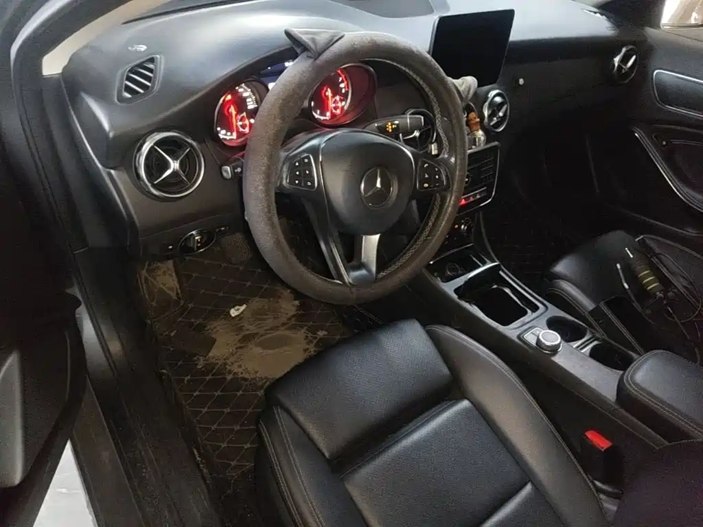 Mercedes-Benz GLA 2017 — фото 16
