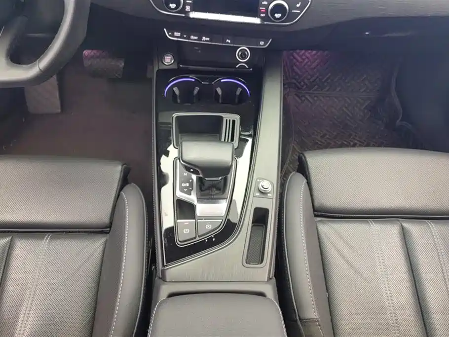 Audi A4L 2023 — фото 16