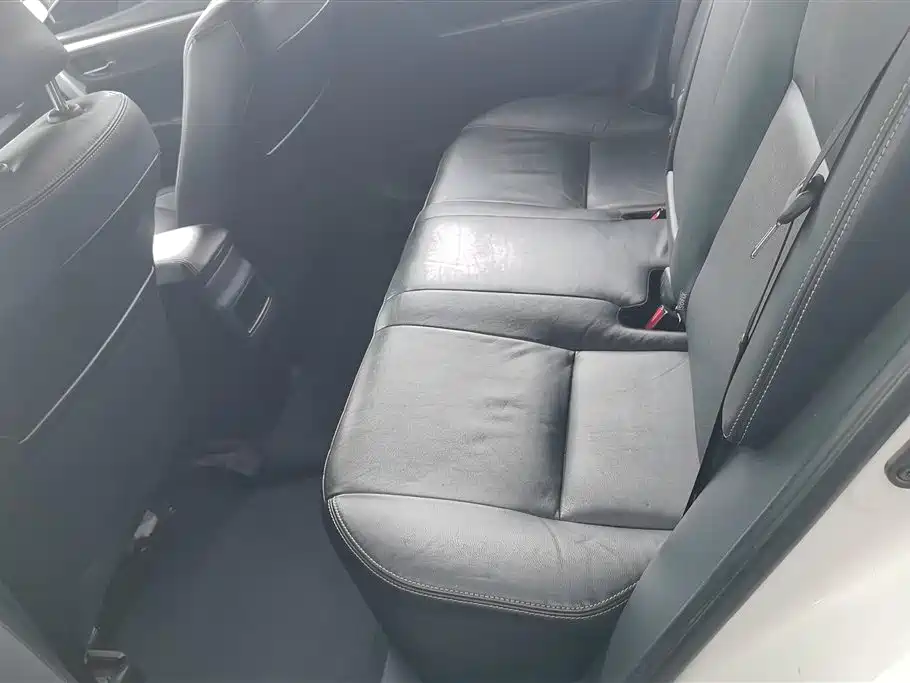 Toyota Corolla 2018 — фото 10