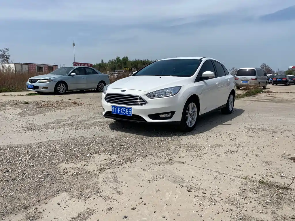 Ford Focus 2018 — фото 1