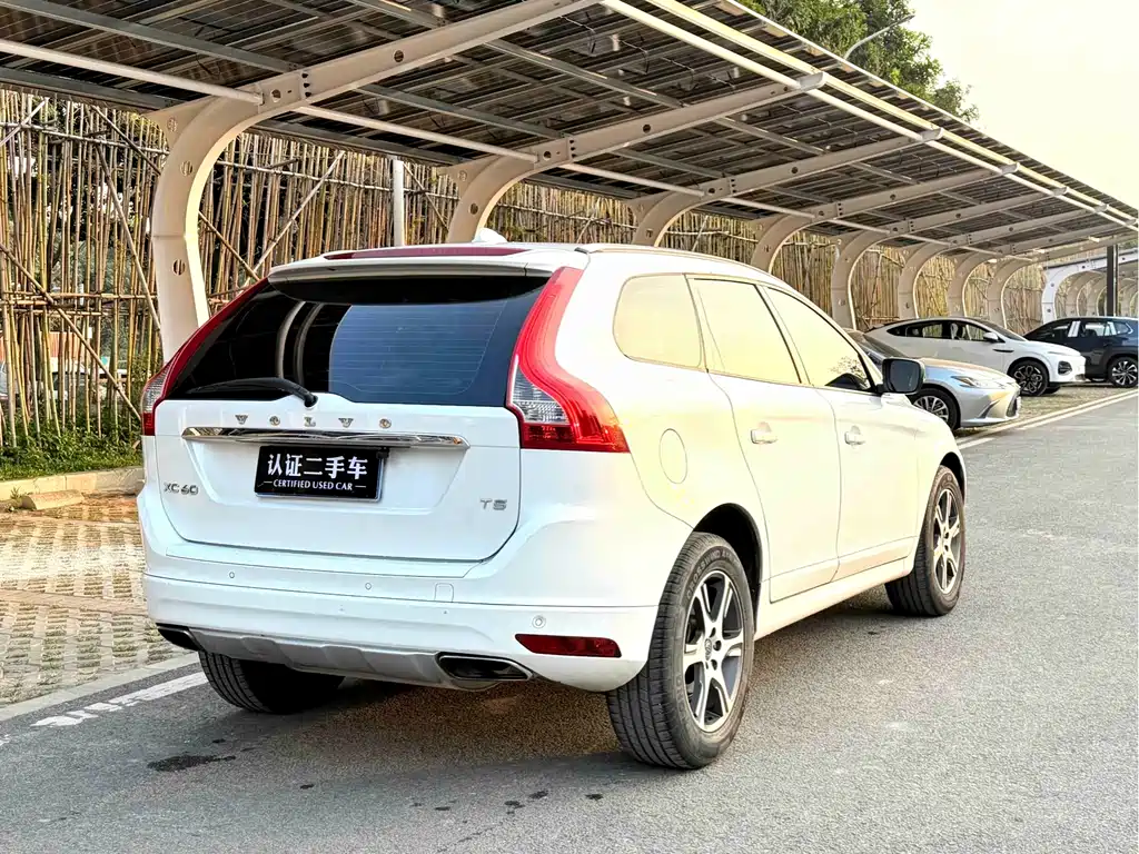 Volvo XC60 2014 — фото 5