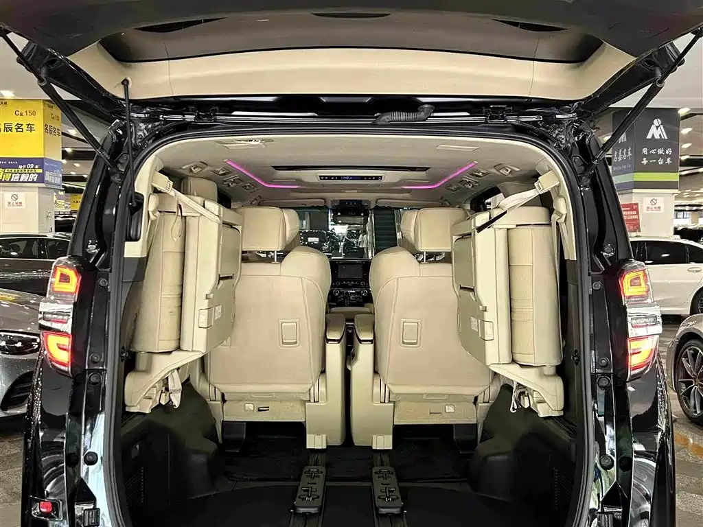 Toyota Vellfire 2019 — фото 8