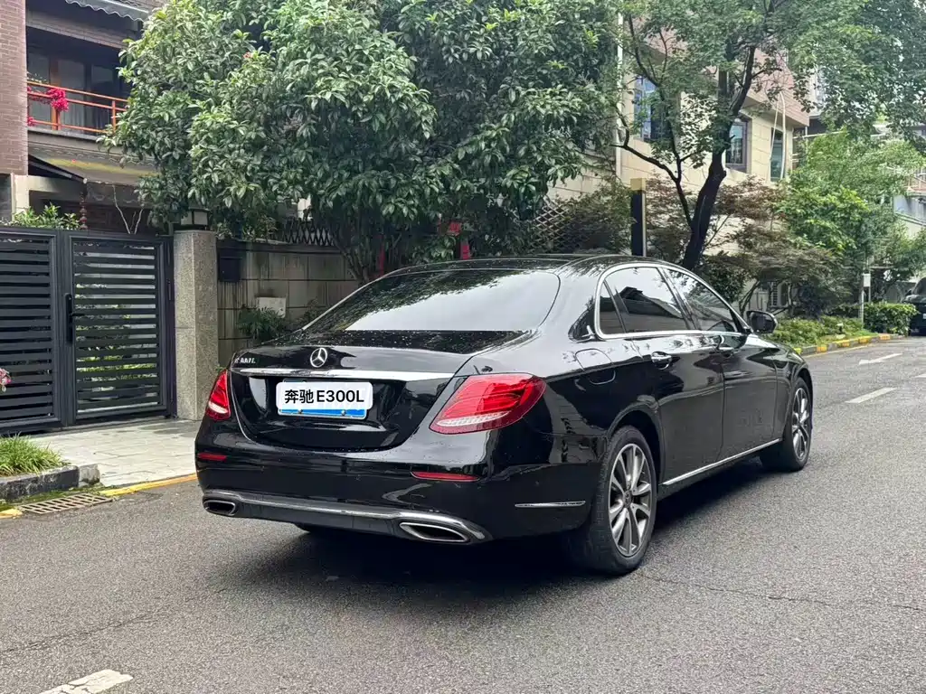 Mercedes-Benz E-Class 2019 — фото 9