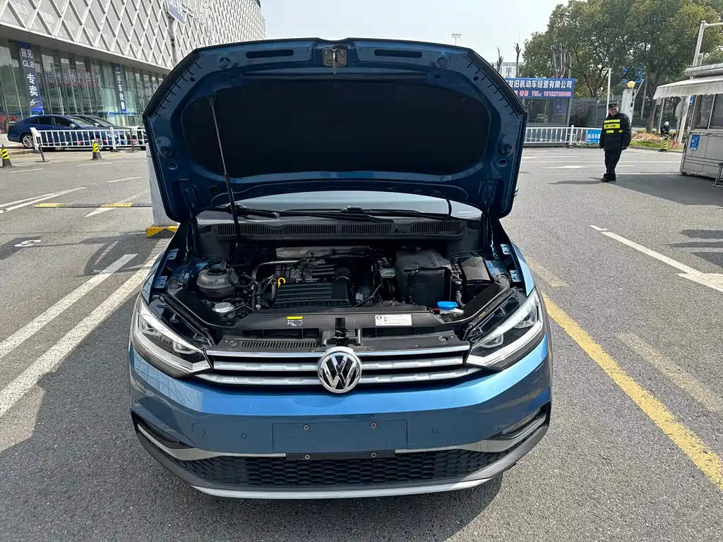 Volkswagen Touran 2020 — фото 10