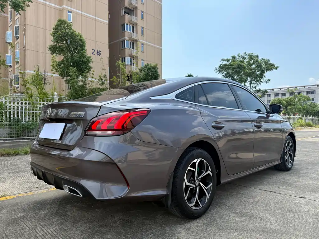 MG MG5 2021