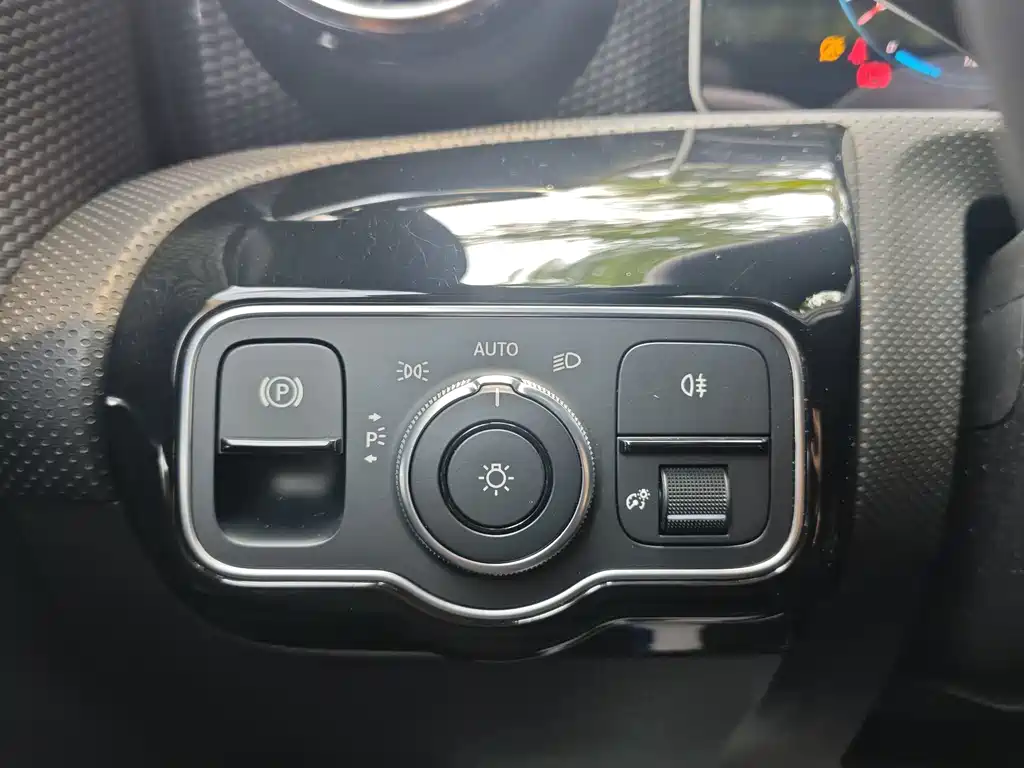 Mercedes-Benz A-Class 2020 — фото 12