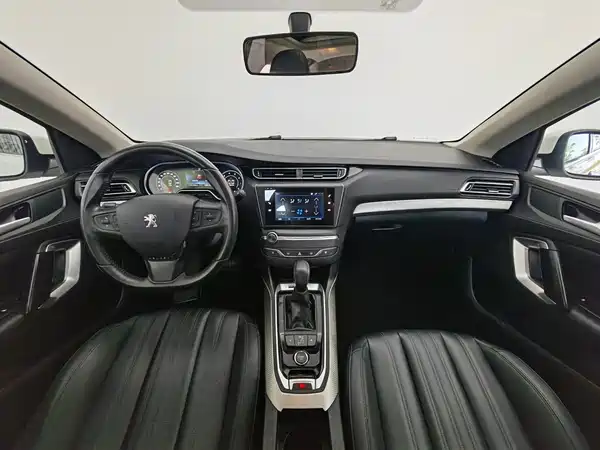 Peugeot 408 2021