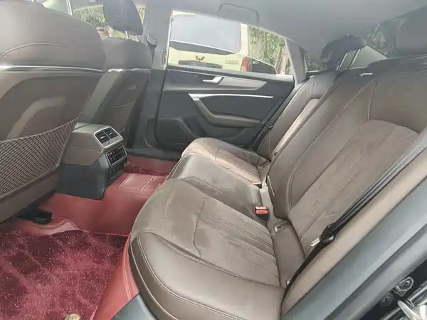Audi A7L 2023
