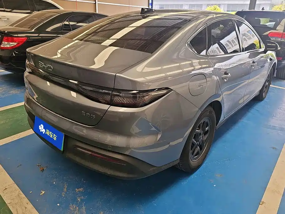 BYD Seal 05 DM-i 2025 — фото 3