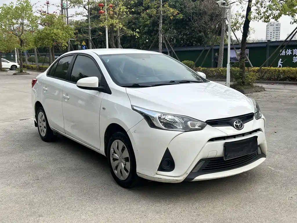 Toyota Yaris L 2020