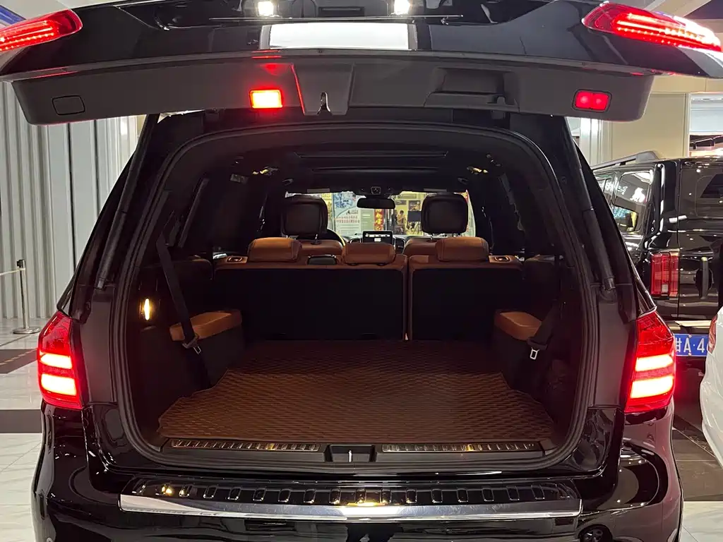 Mercedes-Benz GLS 2018 — фото 9