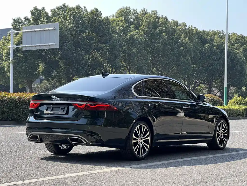 Jaguar XFL 2022 — фото 17