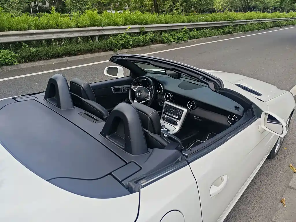 Mercedes-Benz SLC 2017 — фото 19