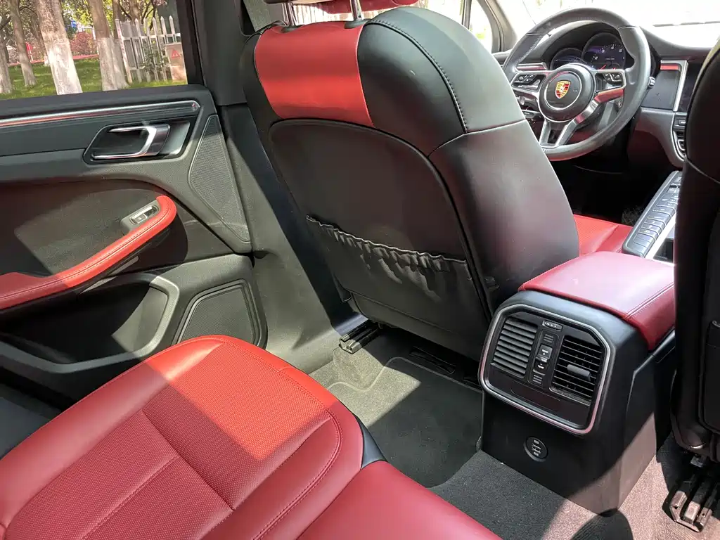 Porsche Macan 2019 — фото 13