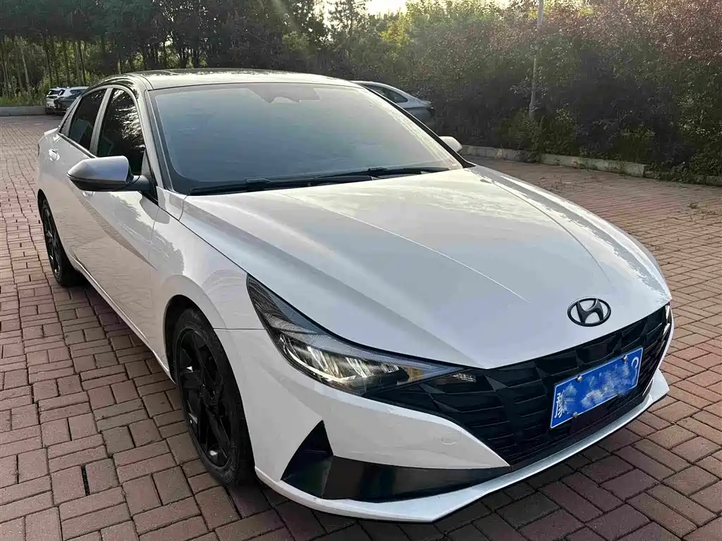 Hyundai Elantra 2022 — фото 3