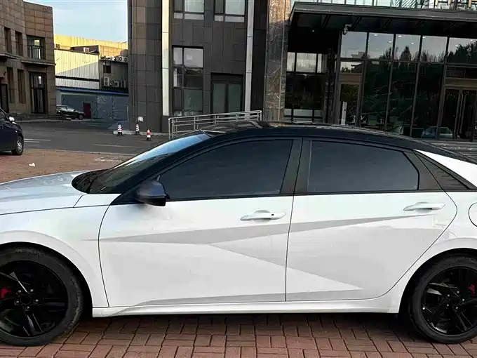 Hyundai Elantra 2022 — фото 4