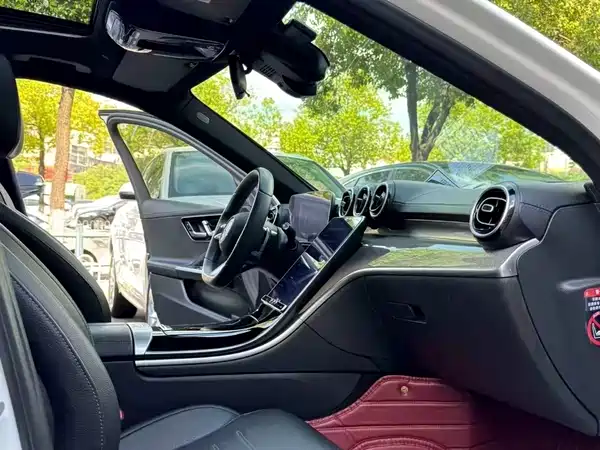 Mercedes-Benz C-Class 2023