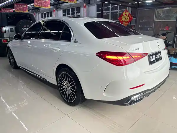Mercedes-Benz C-Class 2025