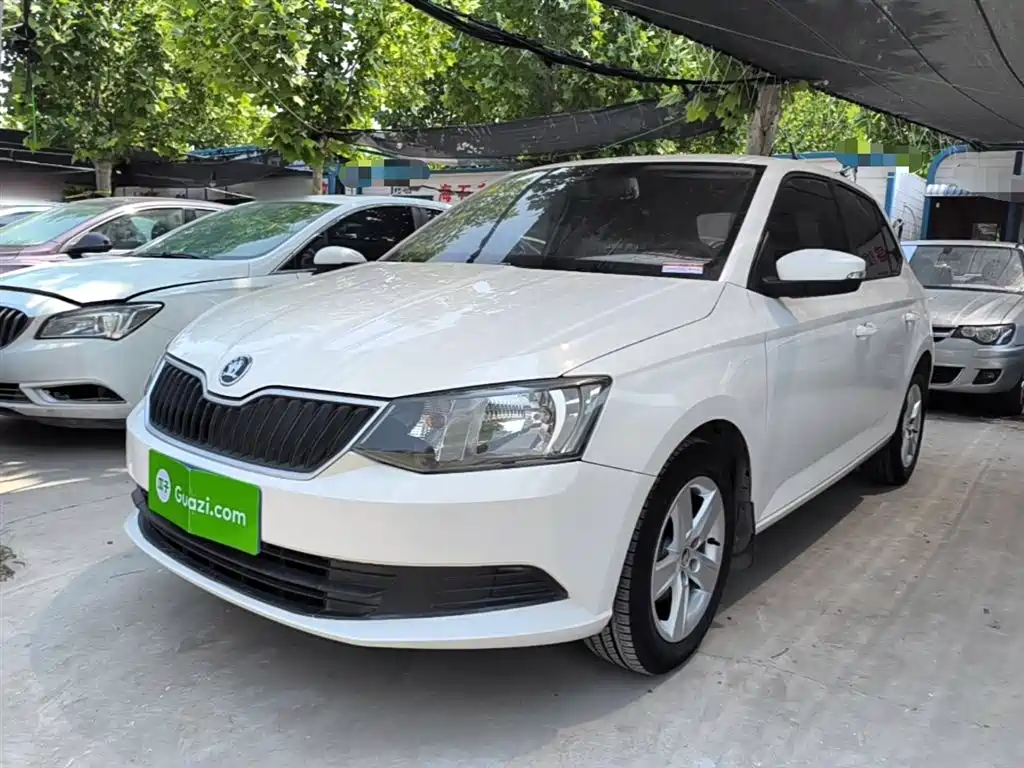 Skoda Fabia 2017 — фото 2