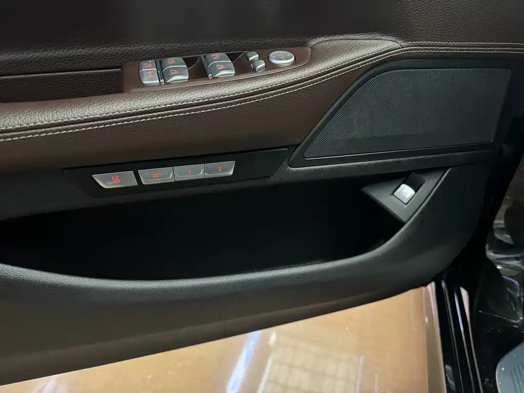 BMW 7 Series 2018 — фото 14