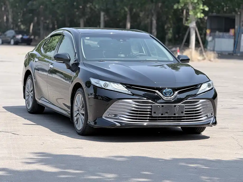 Toyota Camry 2019 — фото 3