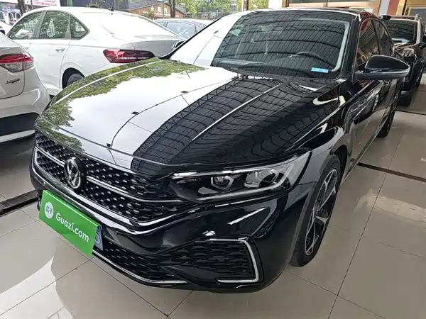 Volkswagen Passat 2023