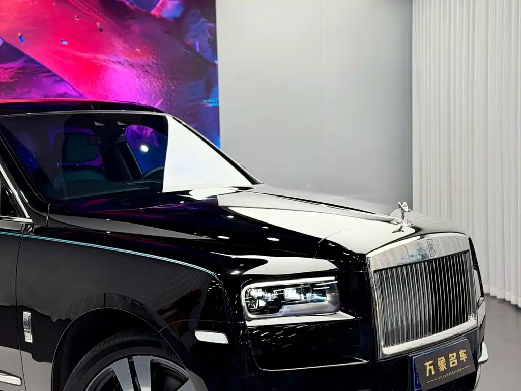 Rolls-Royce Cullinan 2023 — фото 9