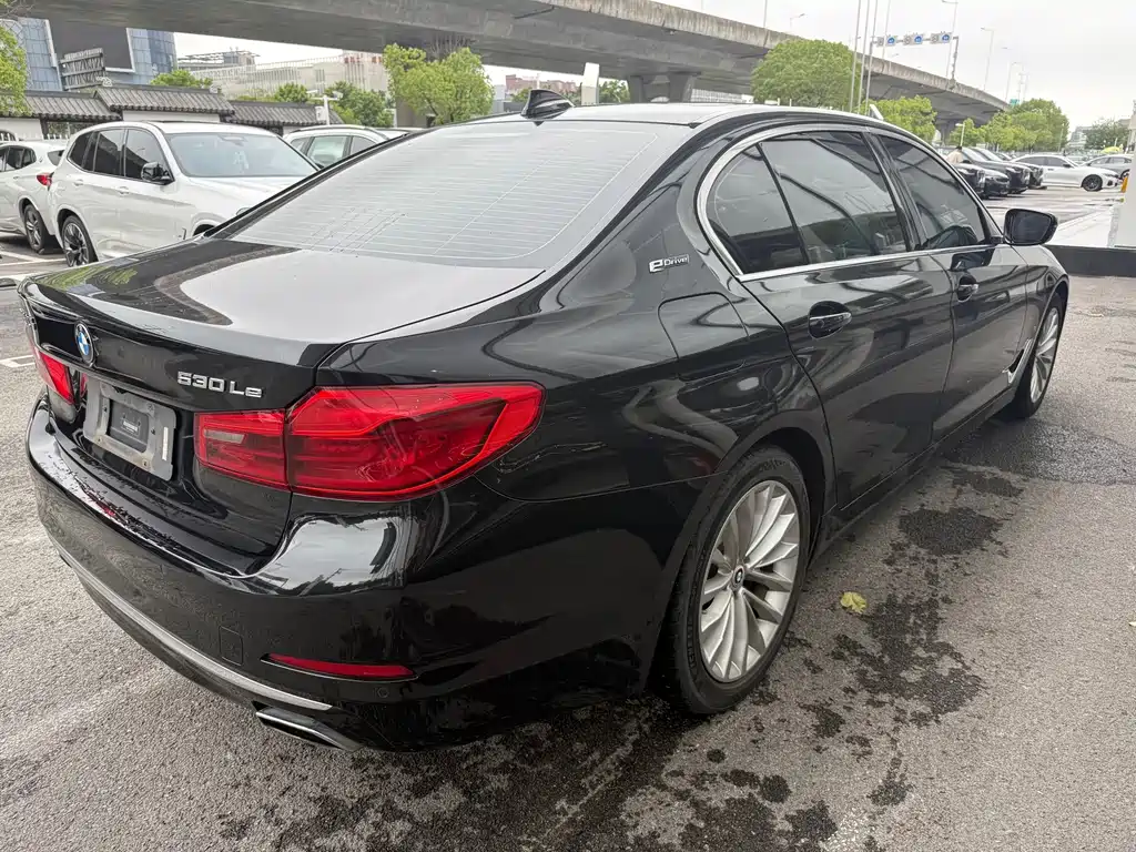 BMW 5 Series New Energy 2019 — фото 11