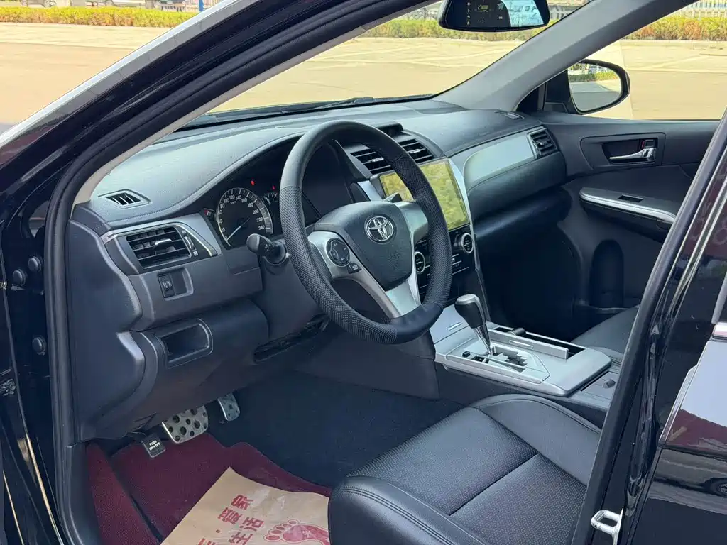 Toyota Camry 2015 — фото 8