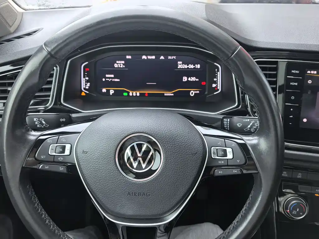 Volkswagen T-Roc 2021 — фото 13