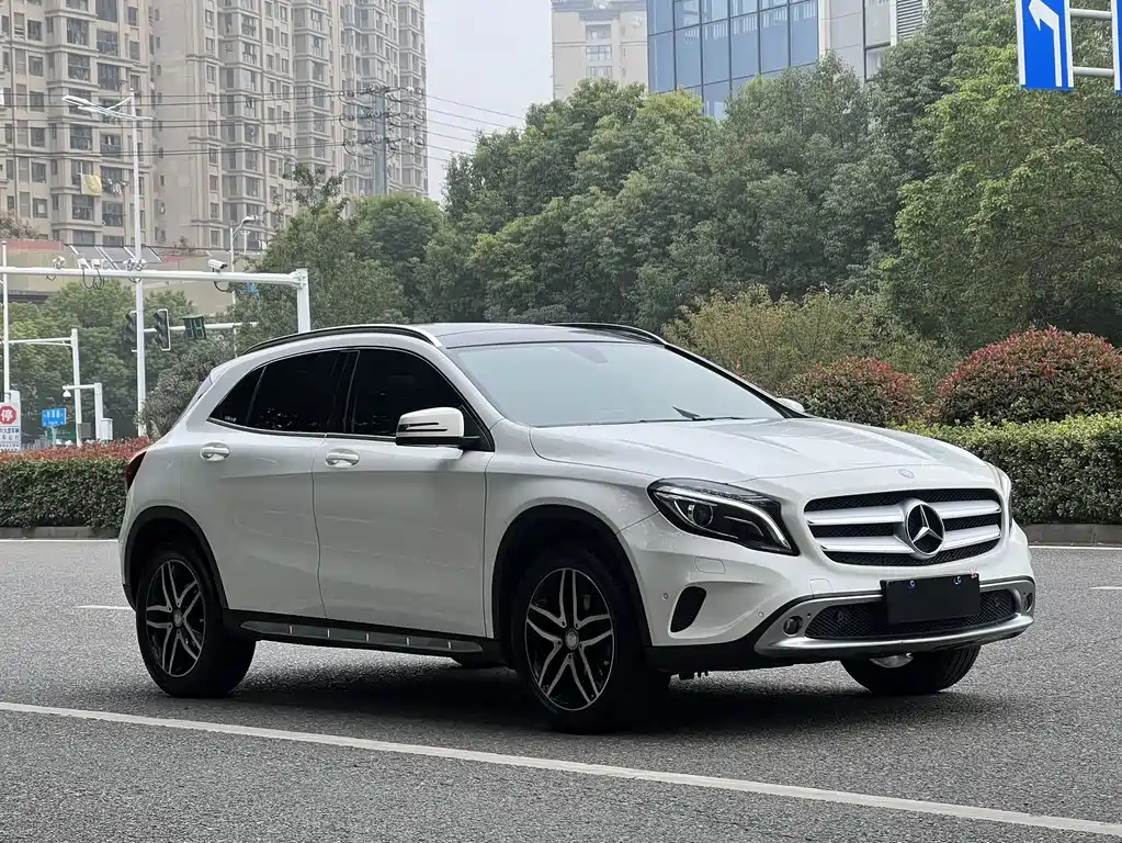 Mercedes-Benz GLA 2016