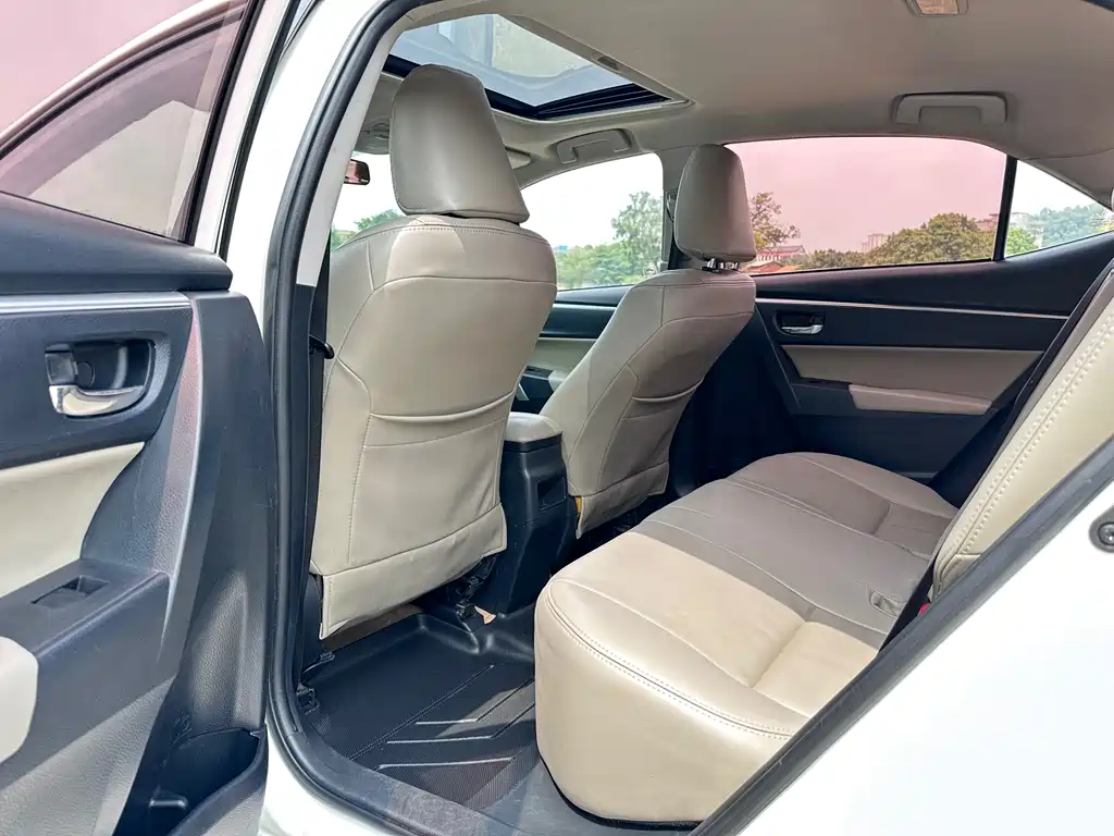 Toyota Corolla 2017 — фото 10