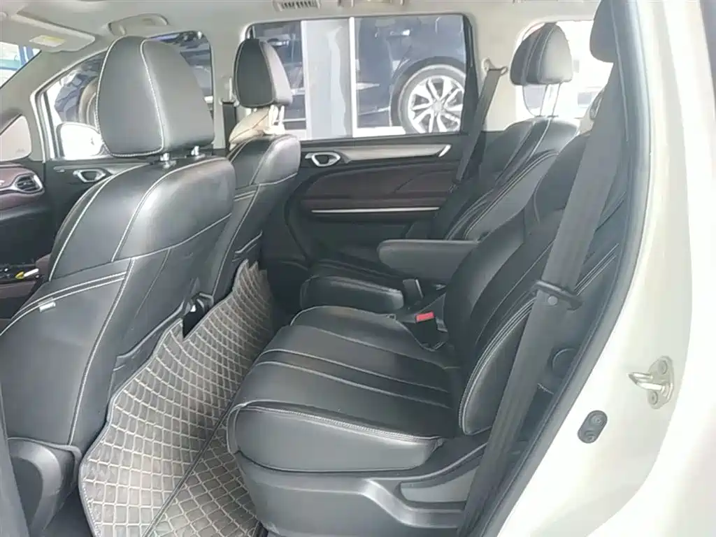 GAC Motor Trumpchi M6 2023 — фото 17