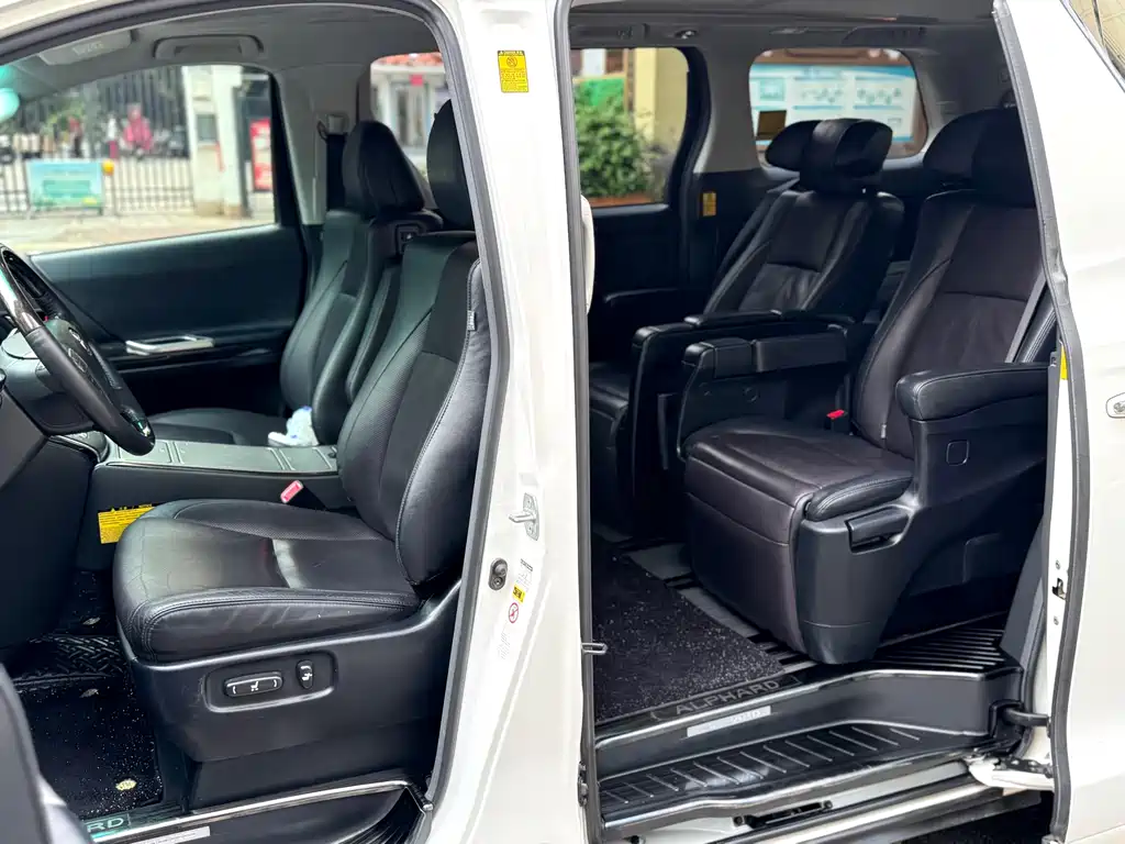 Toyota Alphard 2014 — фото 13